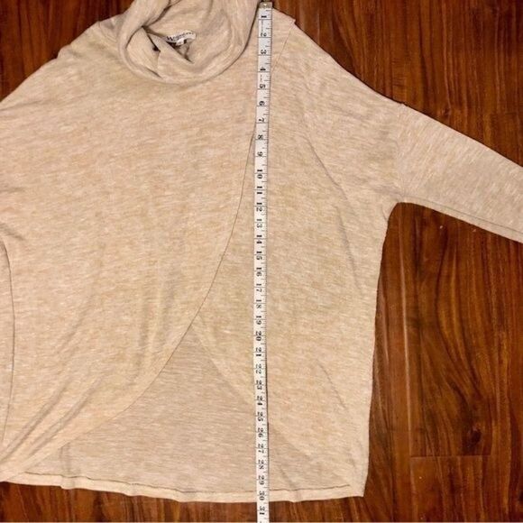 Wonderland by Orange Wrap Crowl Neck Sweater Size Small - Picture 6 of 11